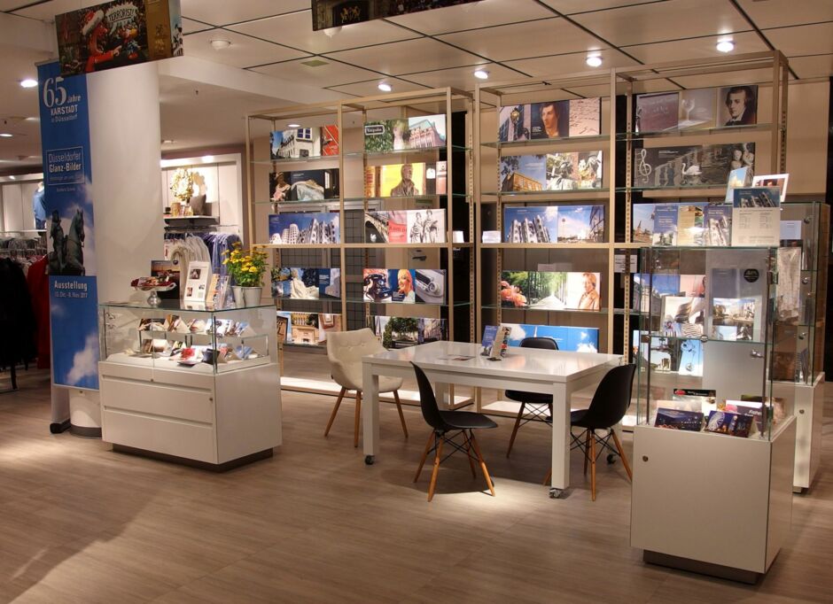 1_928 Karstadt Shop.jpg